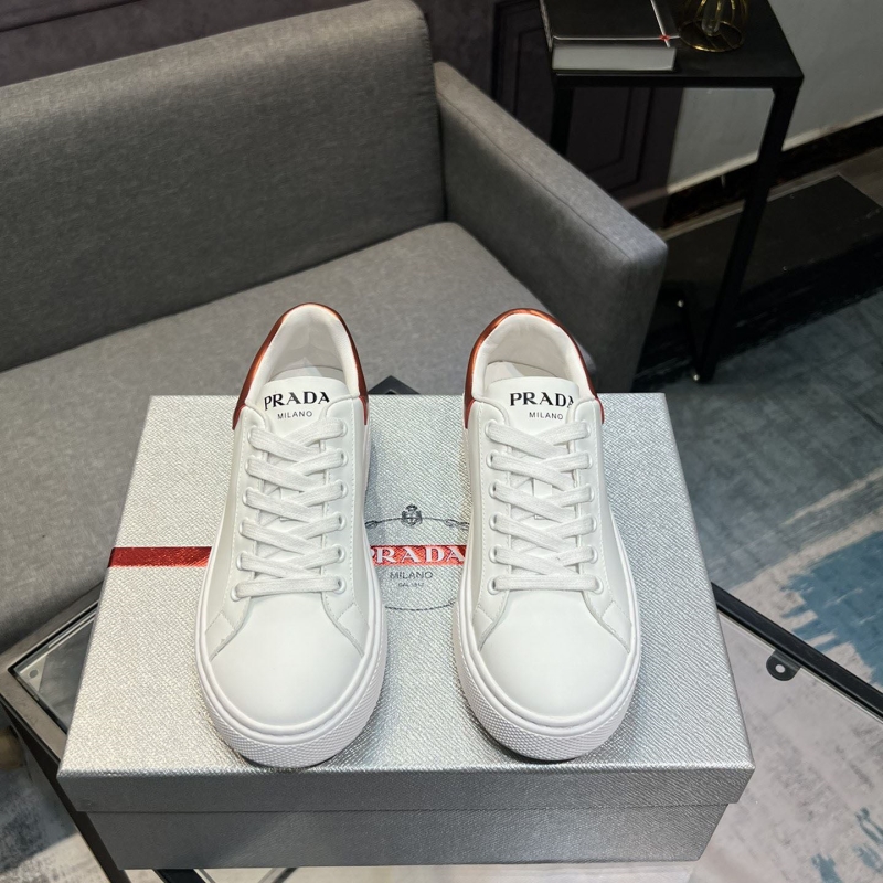 Pra*a casual shoes